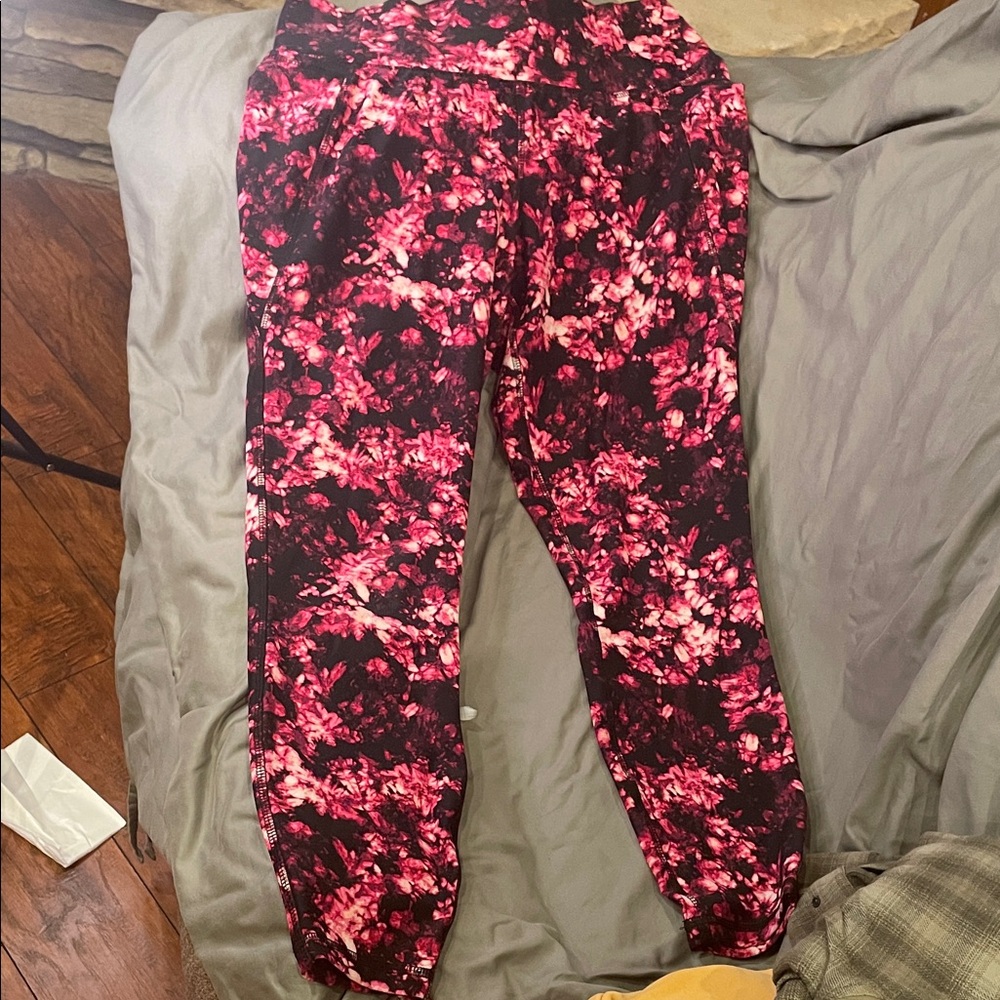 Livi Active Pink and Black Floral Leggings